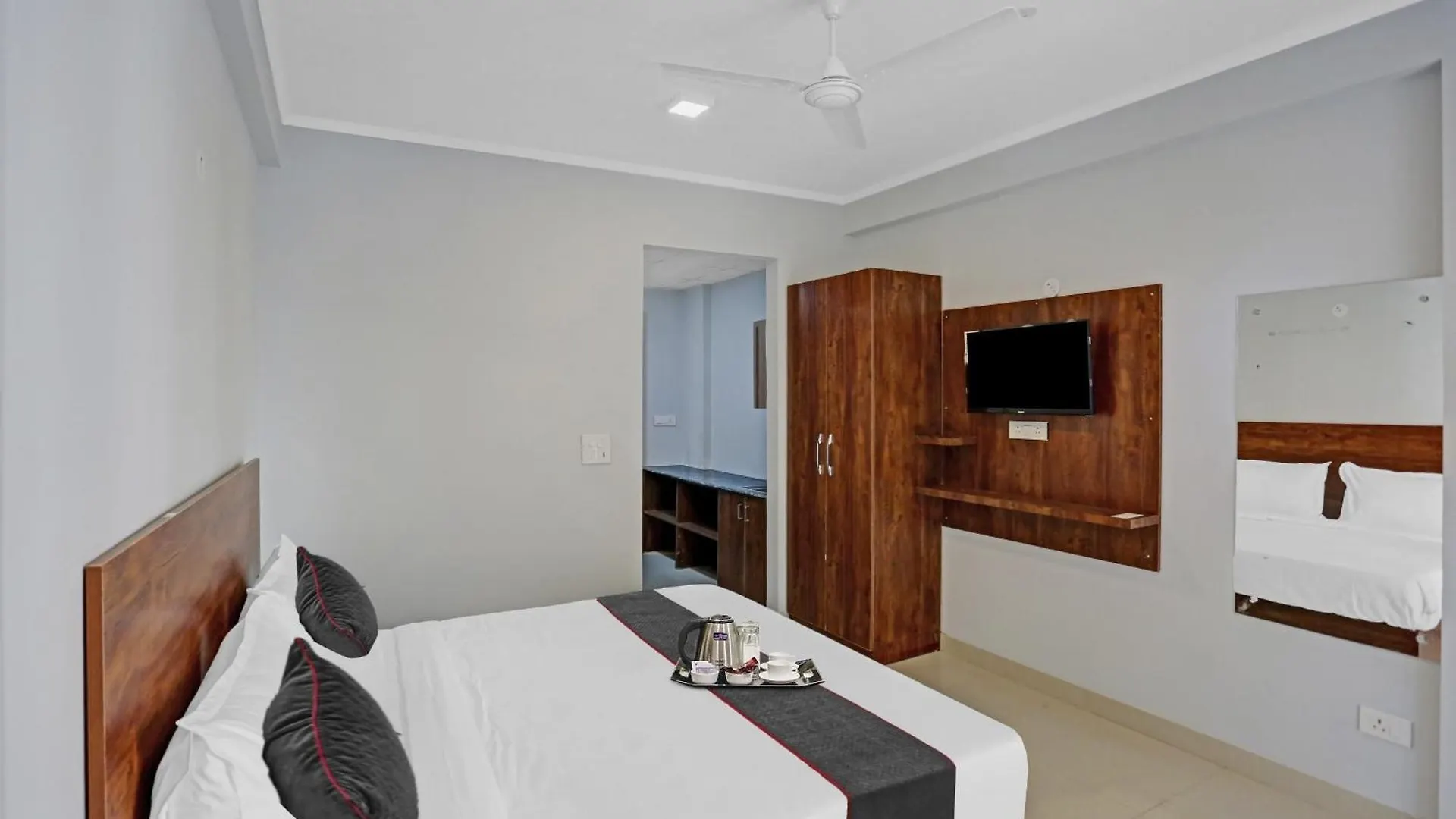 فندق Townhouse 1167 Gold Souk غورغاون 3*,  الهند