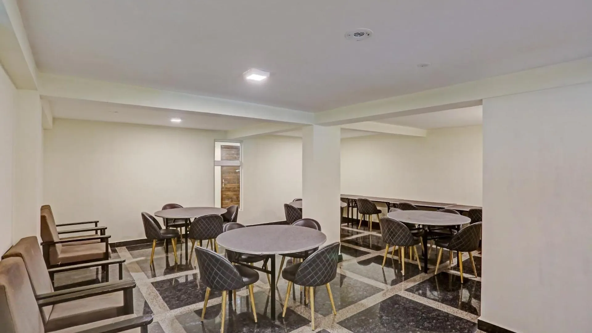 فندق Townhouse 1167 Gold Souk غورغاون 3*,  الهند